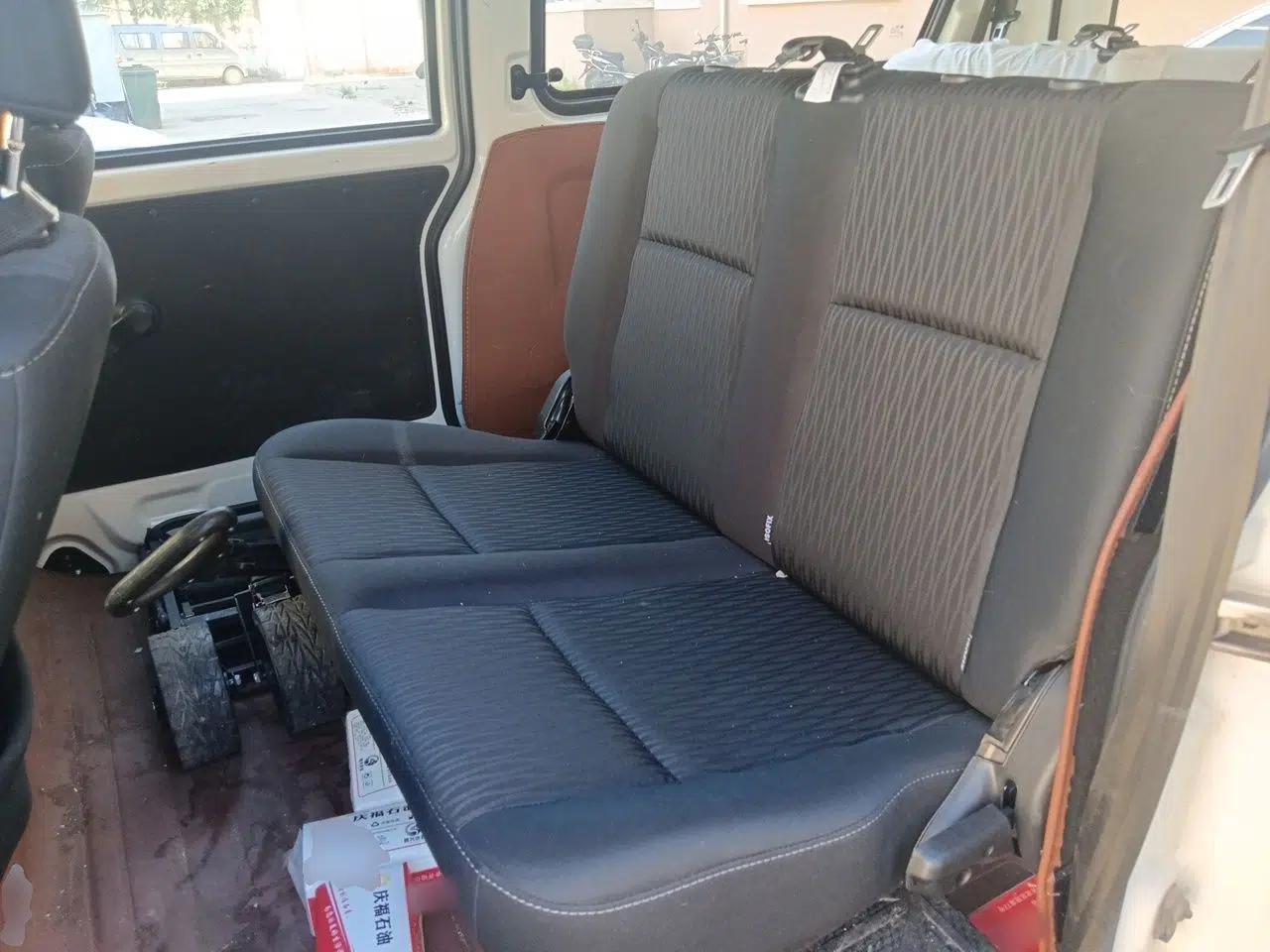 Jinbei Gold Hiace M Classic 2024 1.5L Engineering Lion Passenger Van 7 Seats — миниатюра 17
