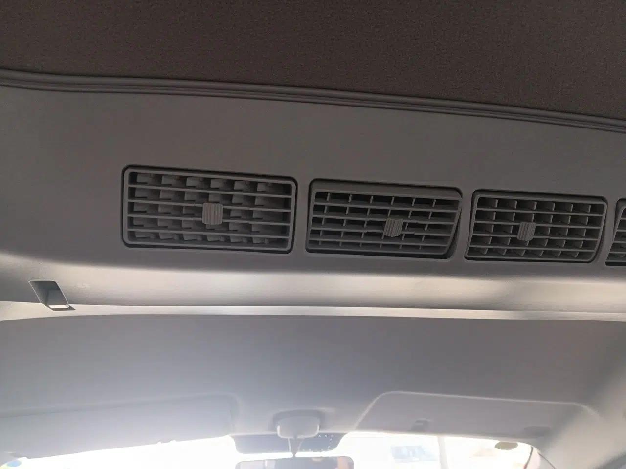 Jinbei Gold Hiace M Classic 2024 1.5L Engineering Lion Passenger Van 7 Seats — миниатюра 18