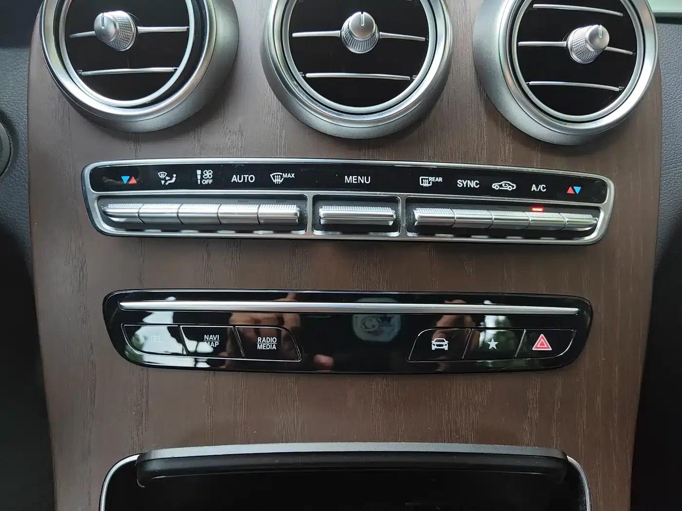 2020 Mercedes-Benz GLC 300 L 4MATIC Dynamic — миниатюра 14