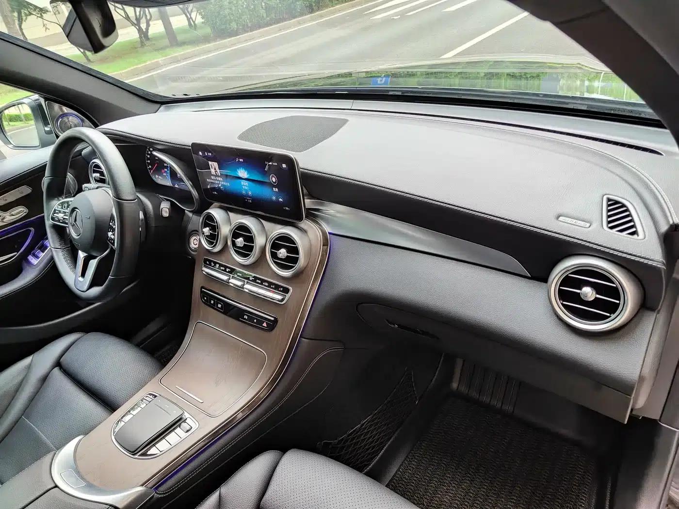 2020 Mercedes-Benz GLC 300 L 4MATIC Dynamic — миниатюра 18