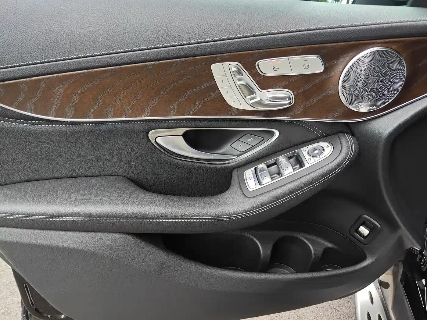 2020 Mercedes-Benz GLC 300 L 4MATIC Dynamic — миниатюра 6