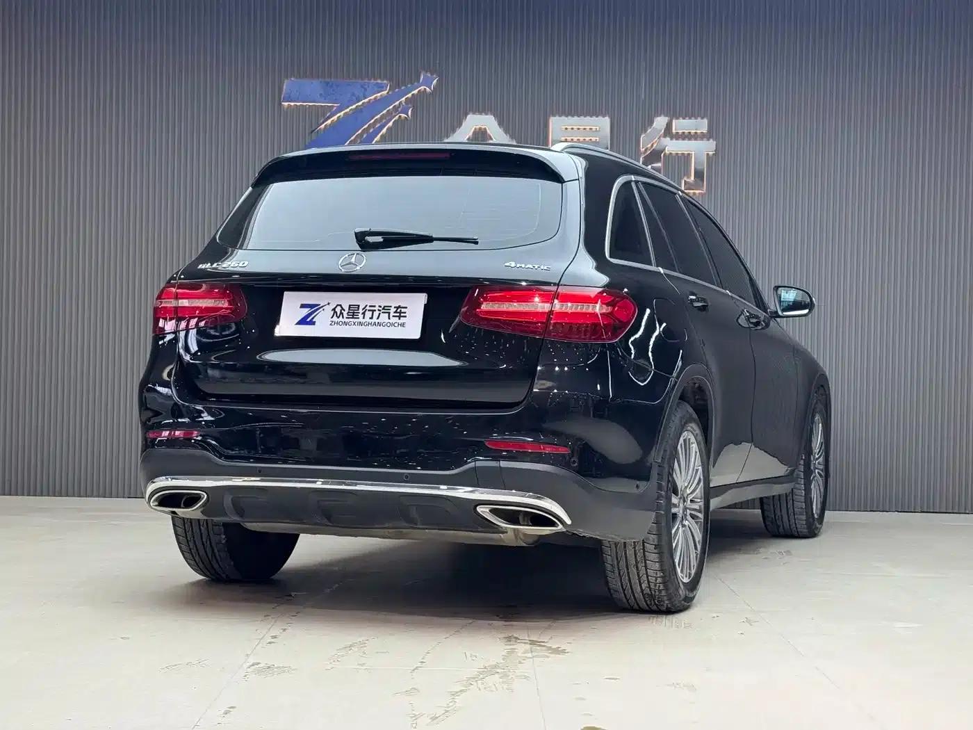 2017 Mercedes-Benz GLC 260 4MATIC Dynamic — миниатюра 3