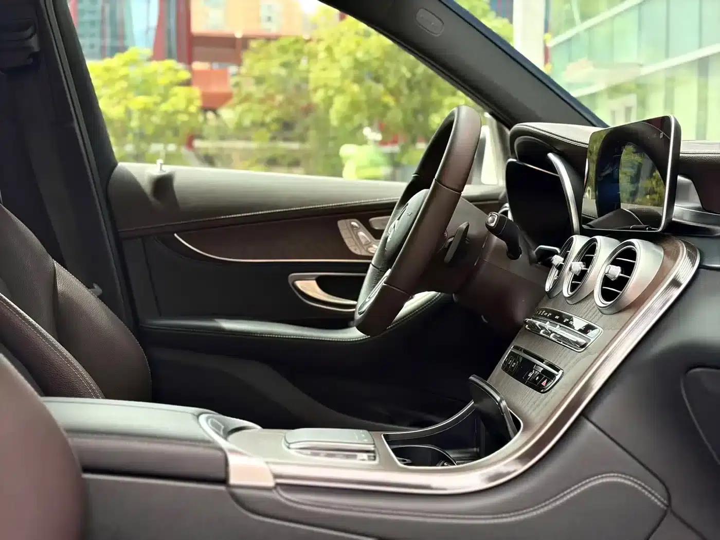 2020 Mercedes-Benz GLC 300 L 4MATIC Dynamic — миниатюра 11