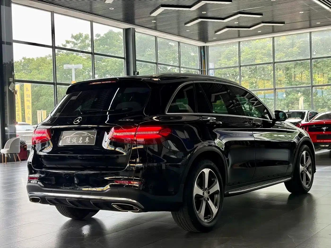 2017 Mercedes-Benz GLC 300 4MATIC Dynamic — миниатюра 2