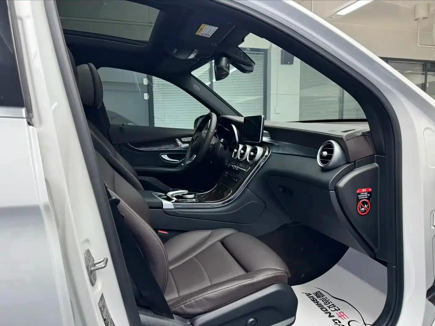 2019 Mercedes-Benz GLC 260 4MATIC Dynamic — миниатюра 12