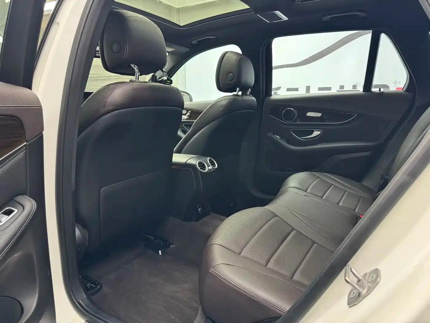 2019 Mercedes-Benz GLC 260 4MATIC Dynamic — миниатюра 13
