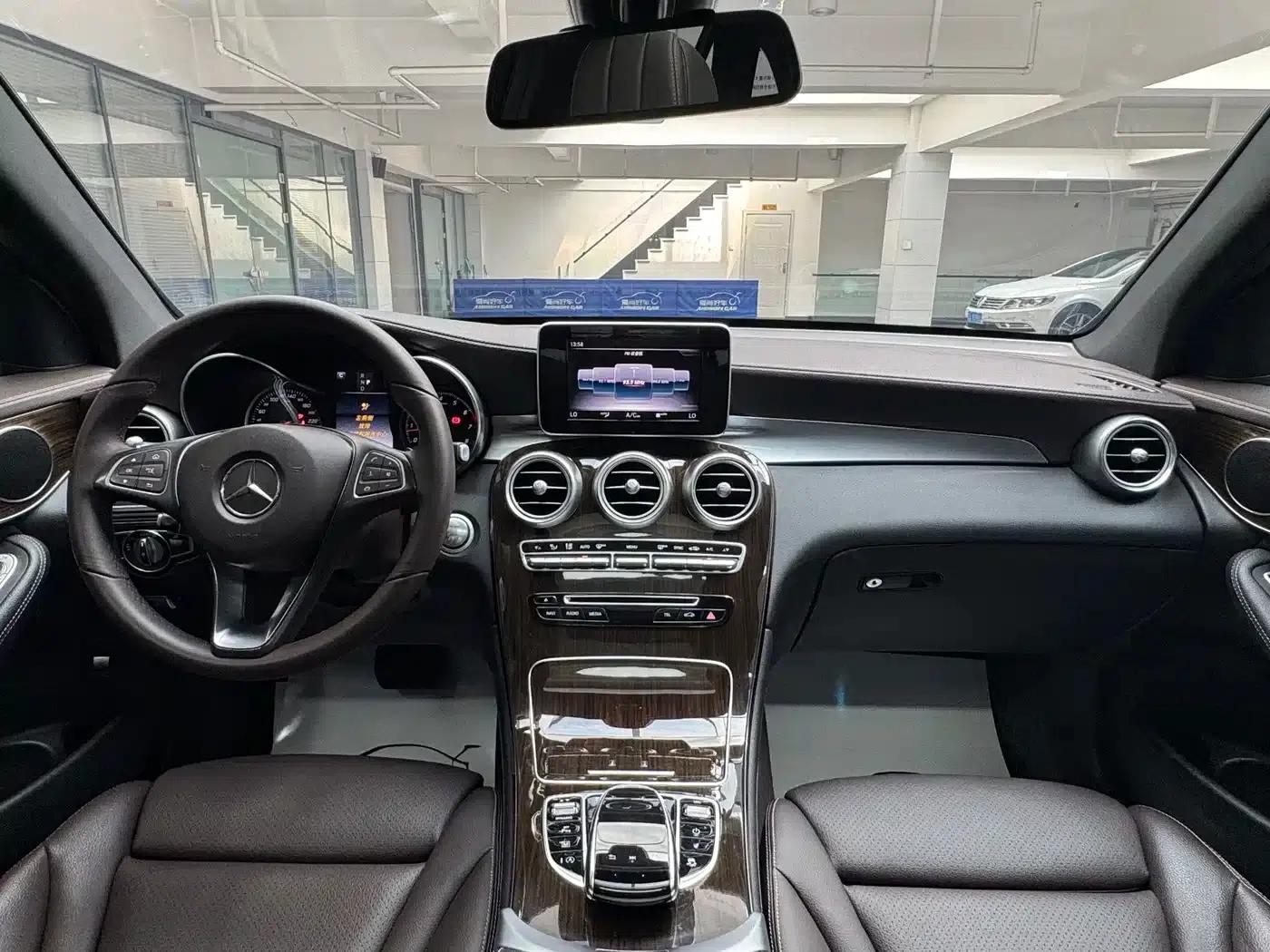 2019 Mercedes-Benz GLC 260 4MATIC Dynamic — миниатюра 9