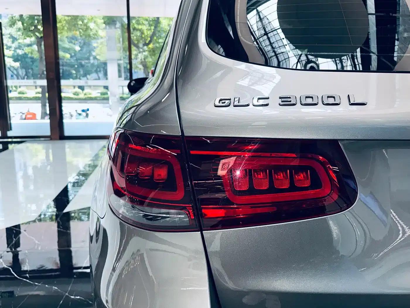 2021 Mercedes-Benz GLC 300 L 4MATIC Dynamic — миниатюра 11