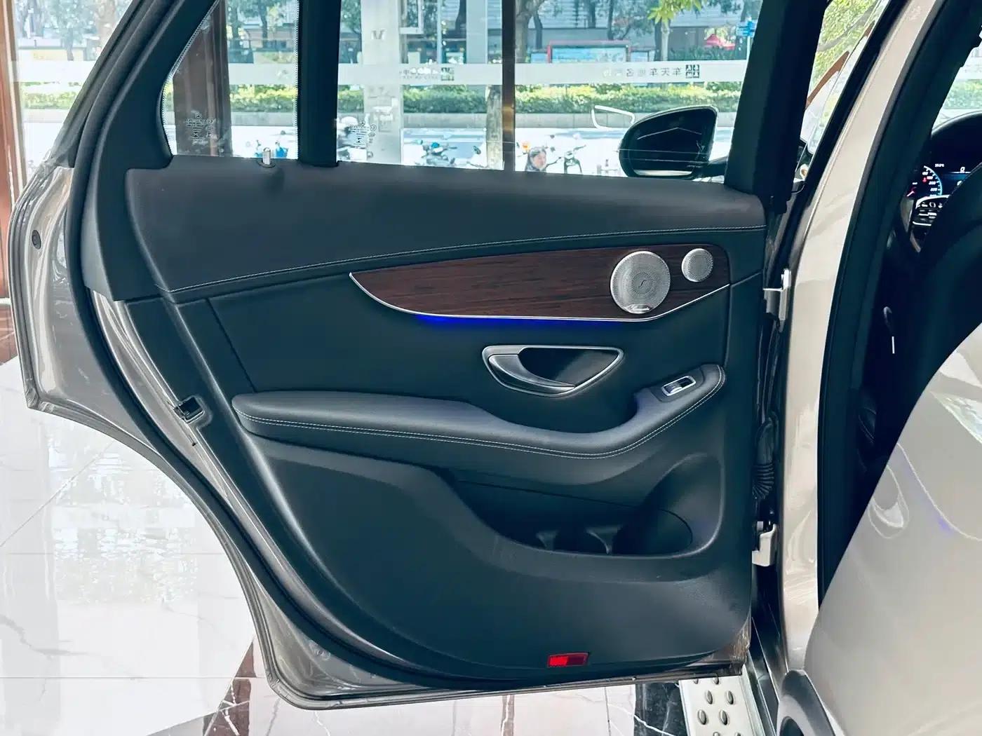 2021 Mercedes-Benz GLC 300 L 4MATIC Dynamic — миниатюра 17