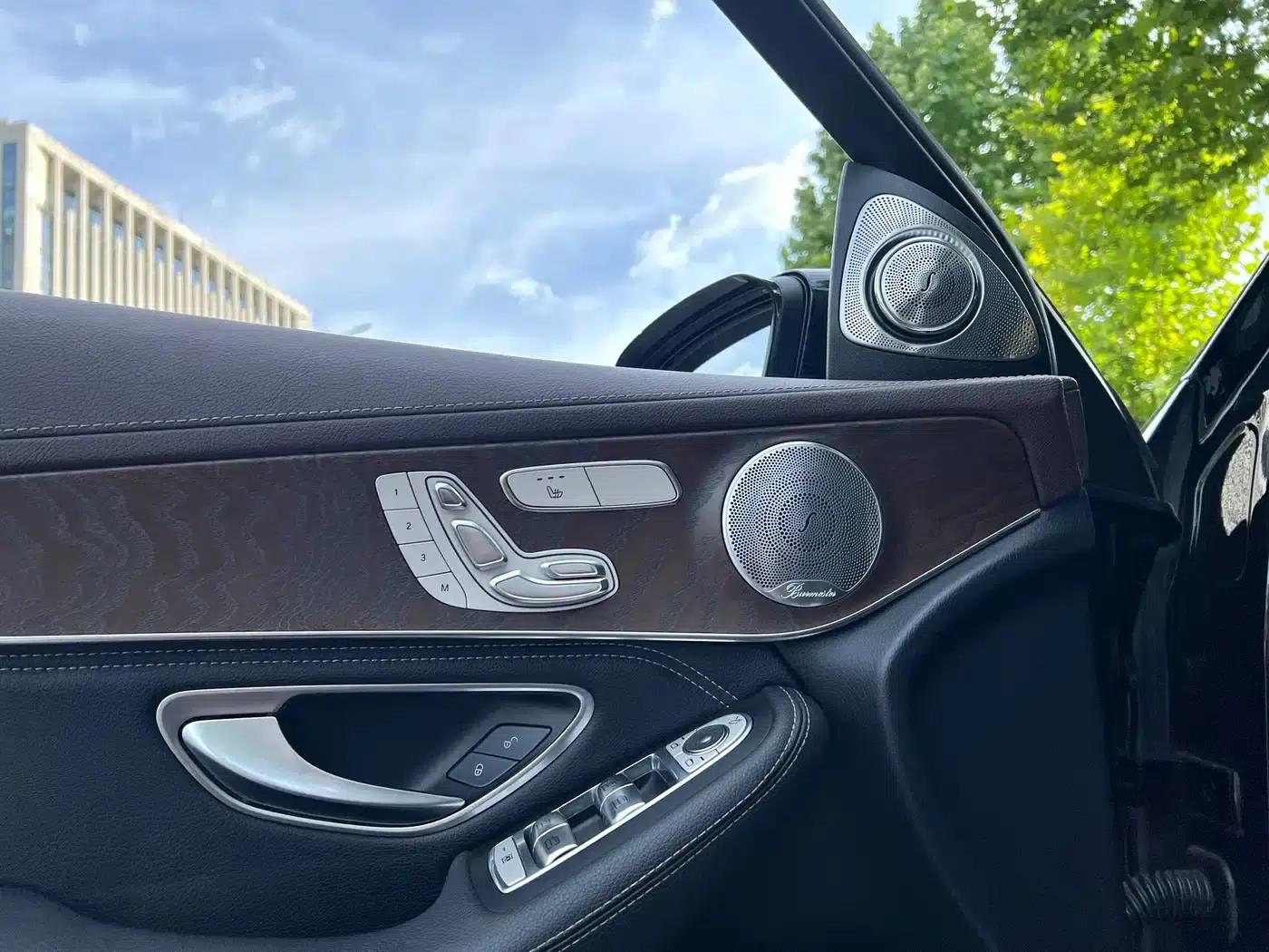 2019 Mercedes-Benz GLC 300 L 4MATIC Dynamic — миниатюра 6