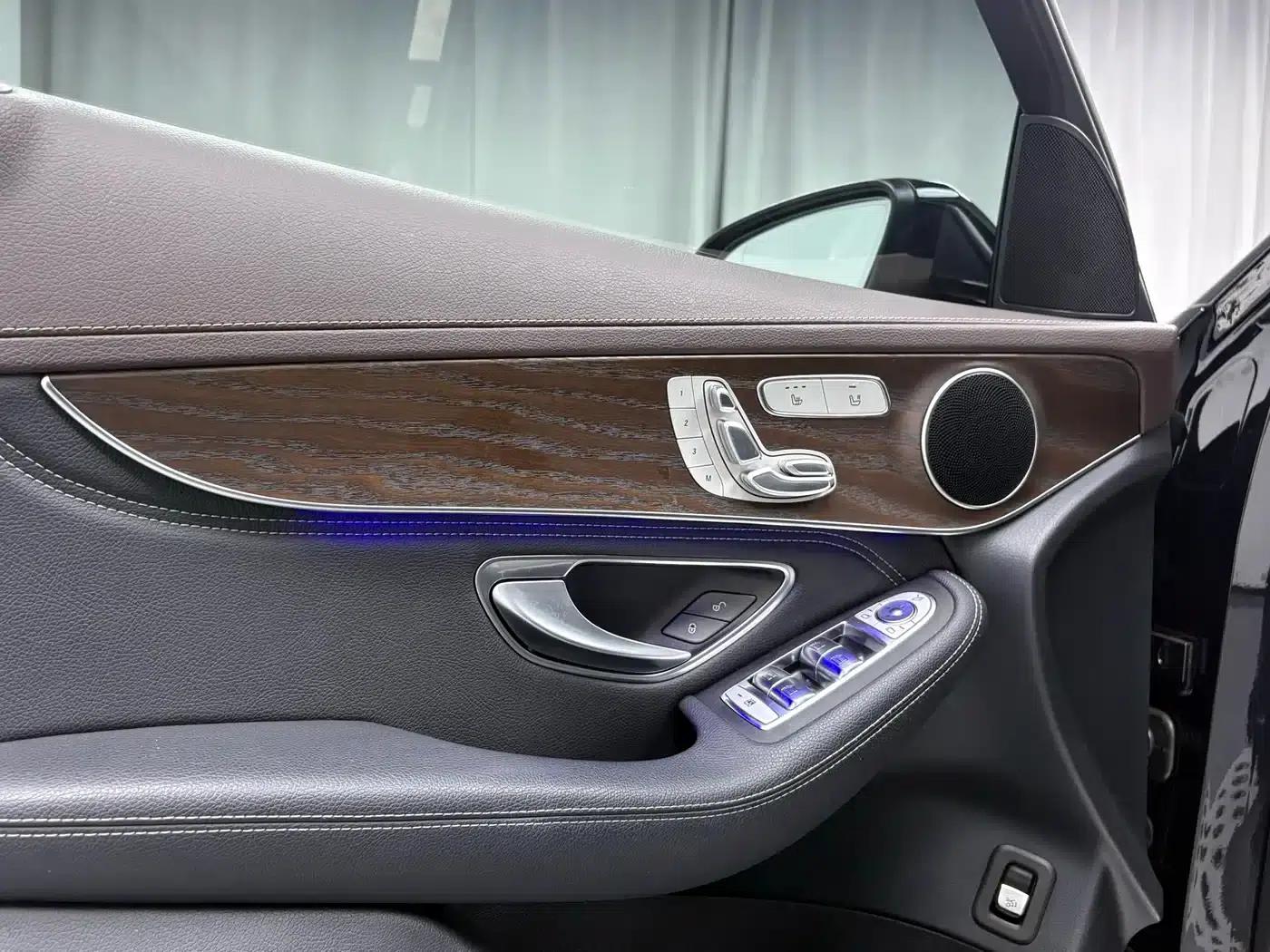 2020 Mercedes-Benz GLC 300 L 4MATIC Dynamic — миниатюра 7
