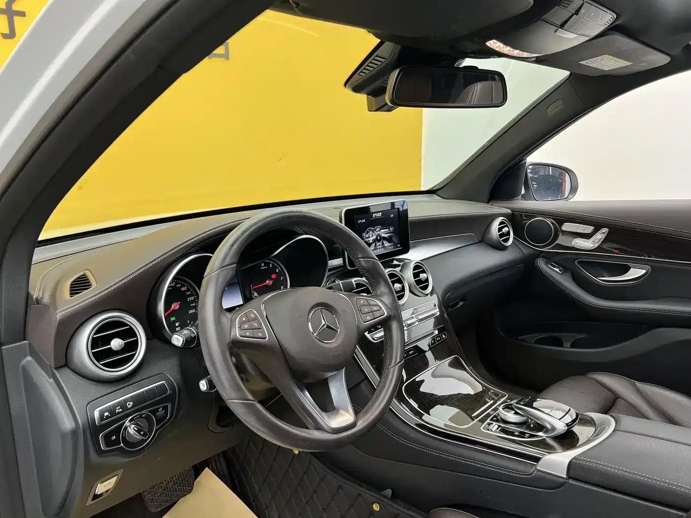 2019 Mercedes-Benz GLC 260 L 4MATIC Luxury — миниатюра 4