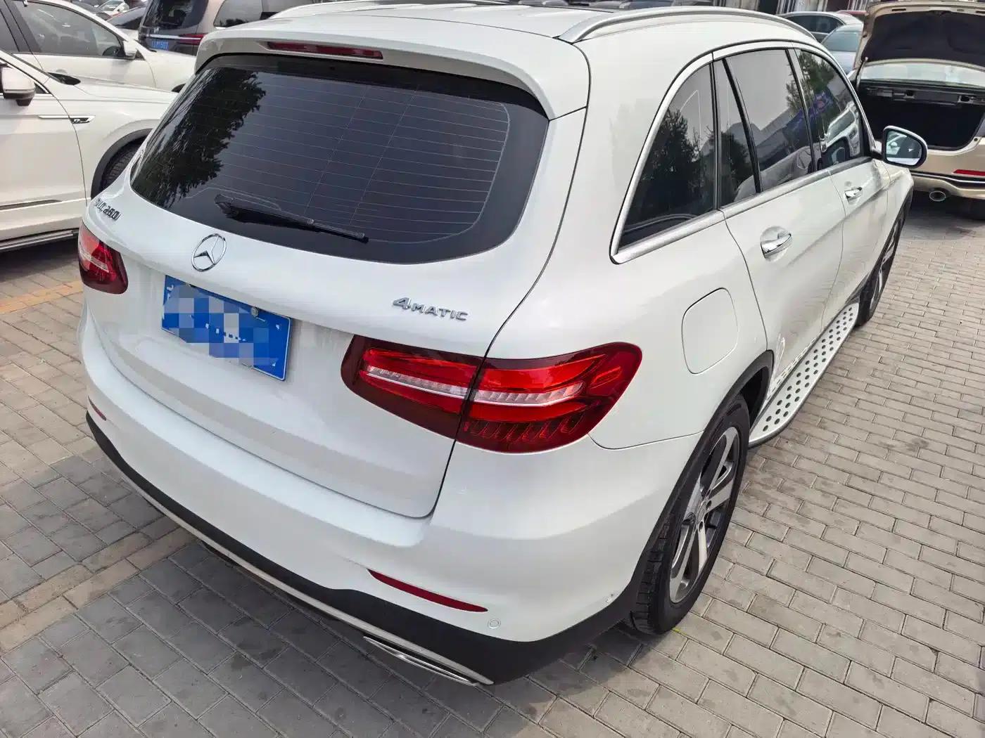 2017 Mercedes-Benz GLC 260 4MATIC Luxury — миниатюра 3