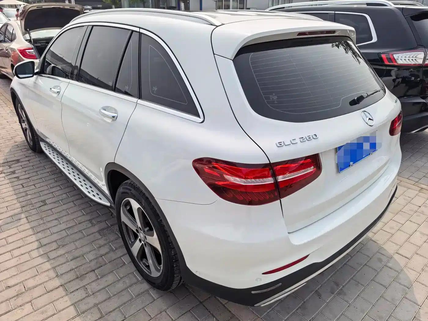2017 Mercedes-Benz GLC 260 4MATIC Luxury — миниатюра 4