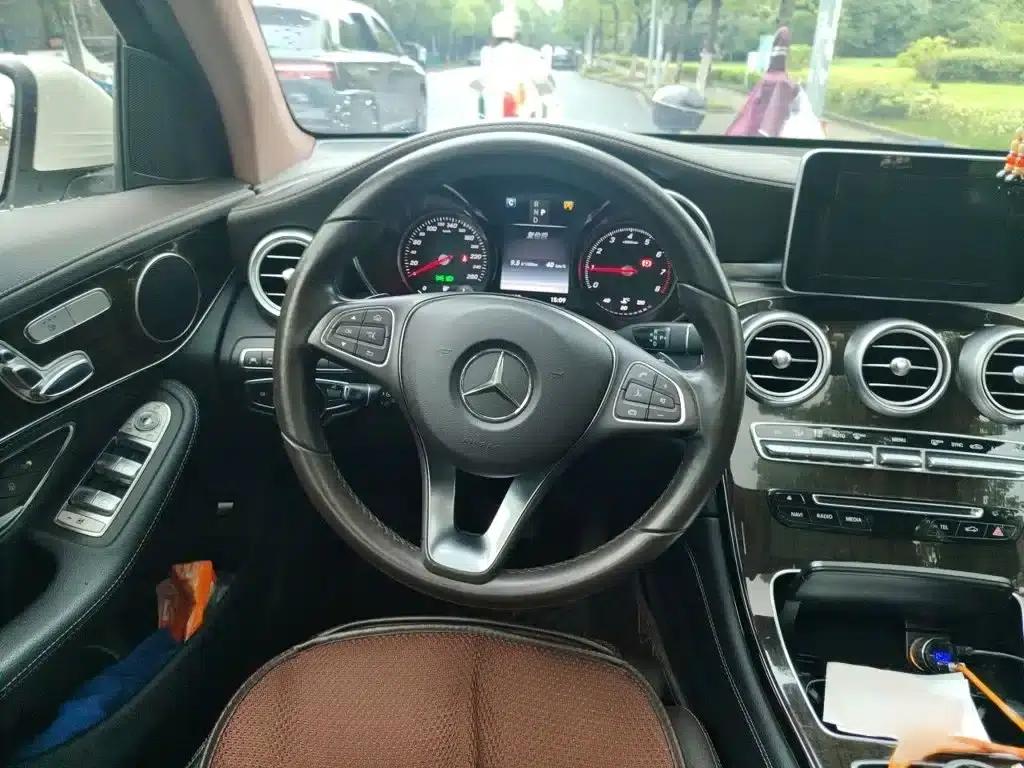 2016 Mercedes-Benz GLC 260 4MATIC Luxury — миниатюра 3