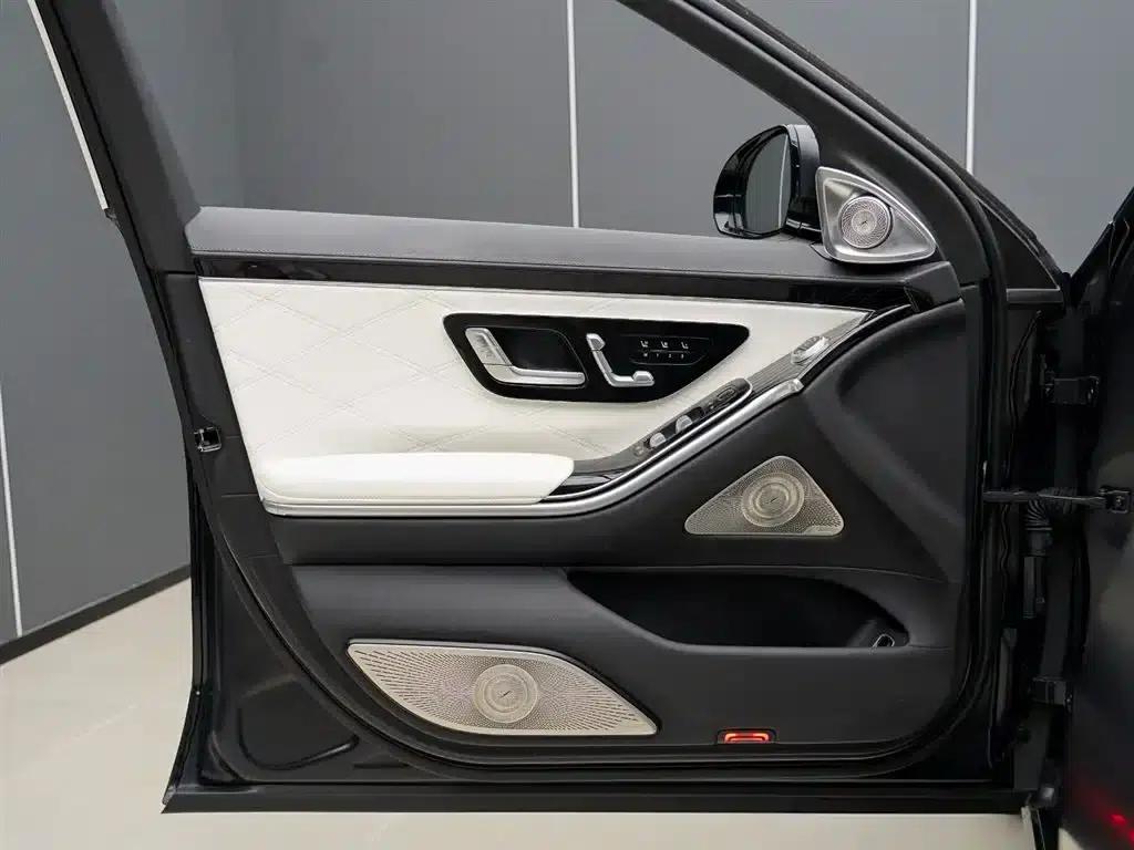 Maybach S-Class 2023 S 580 4MATIC — миниатюра 9
