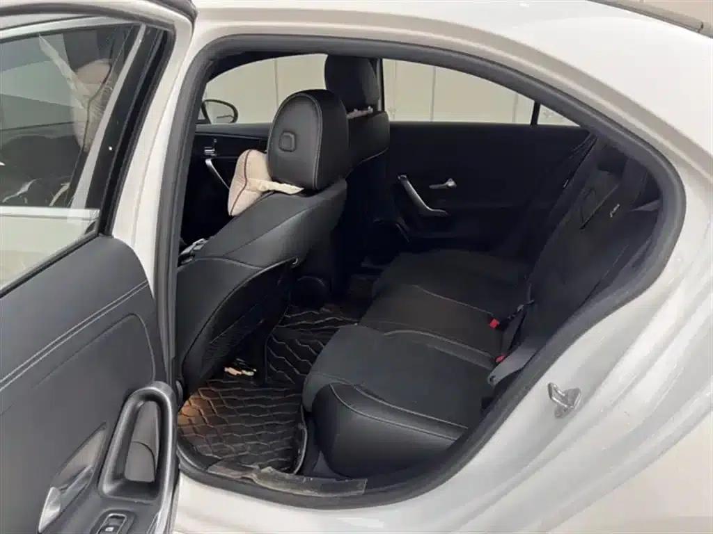Mercedes-Benz A-Class 2022 Facelift III A 200 L Sport Sedan Fashion Edition — миниатюра 6