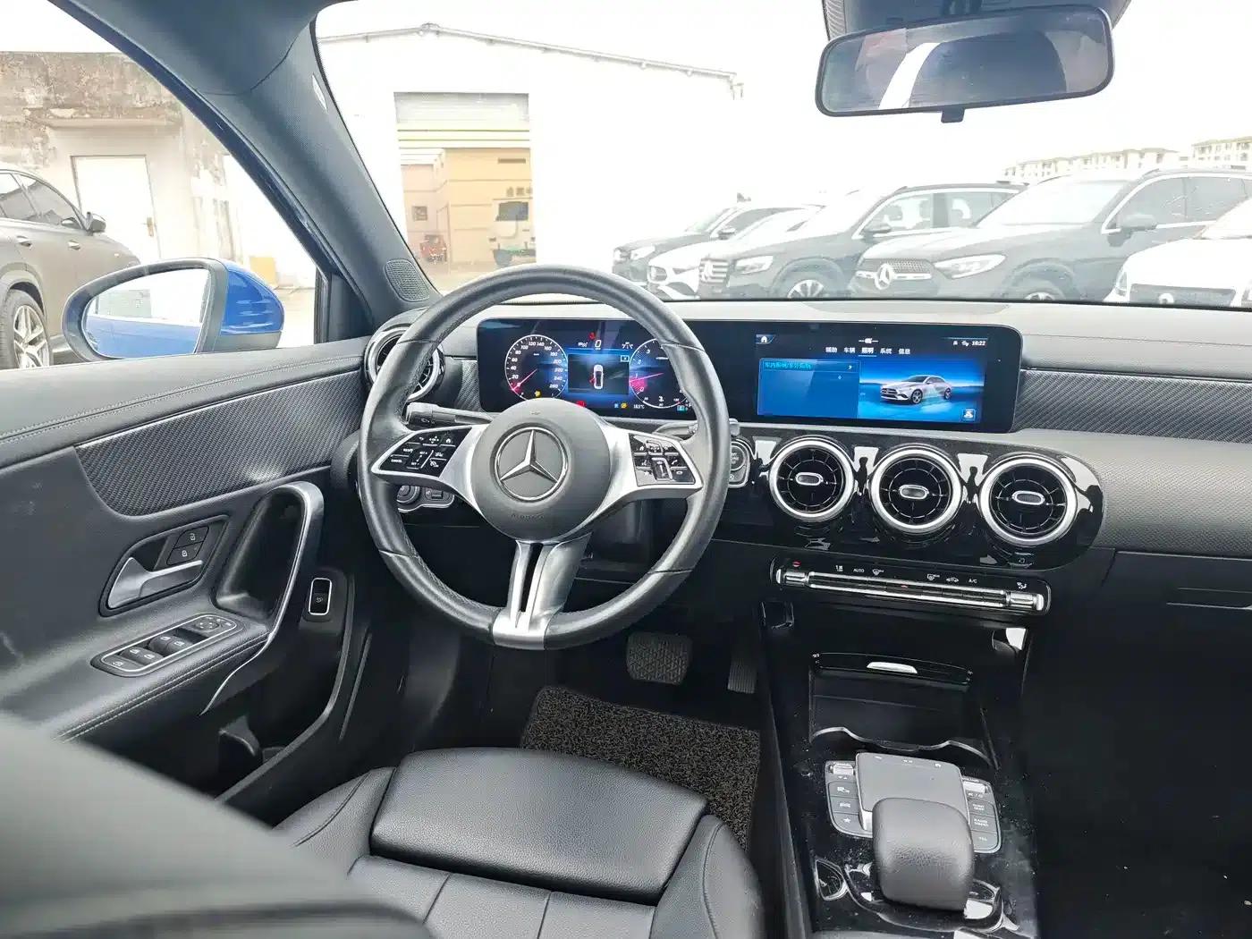2023 Mercedes-Benz A-Class A 200 L Dynamic — миниатюра 13