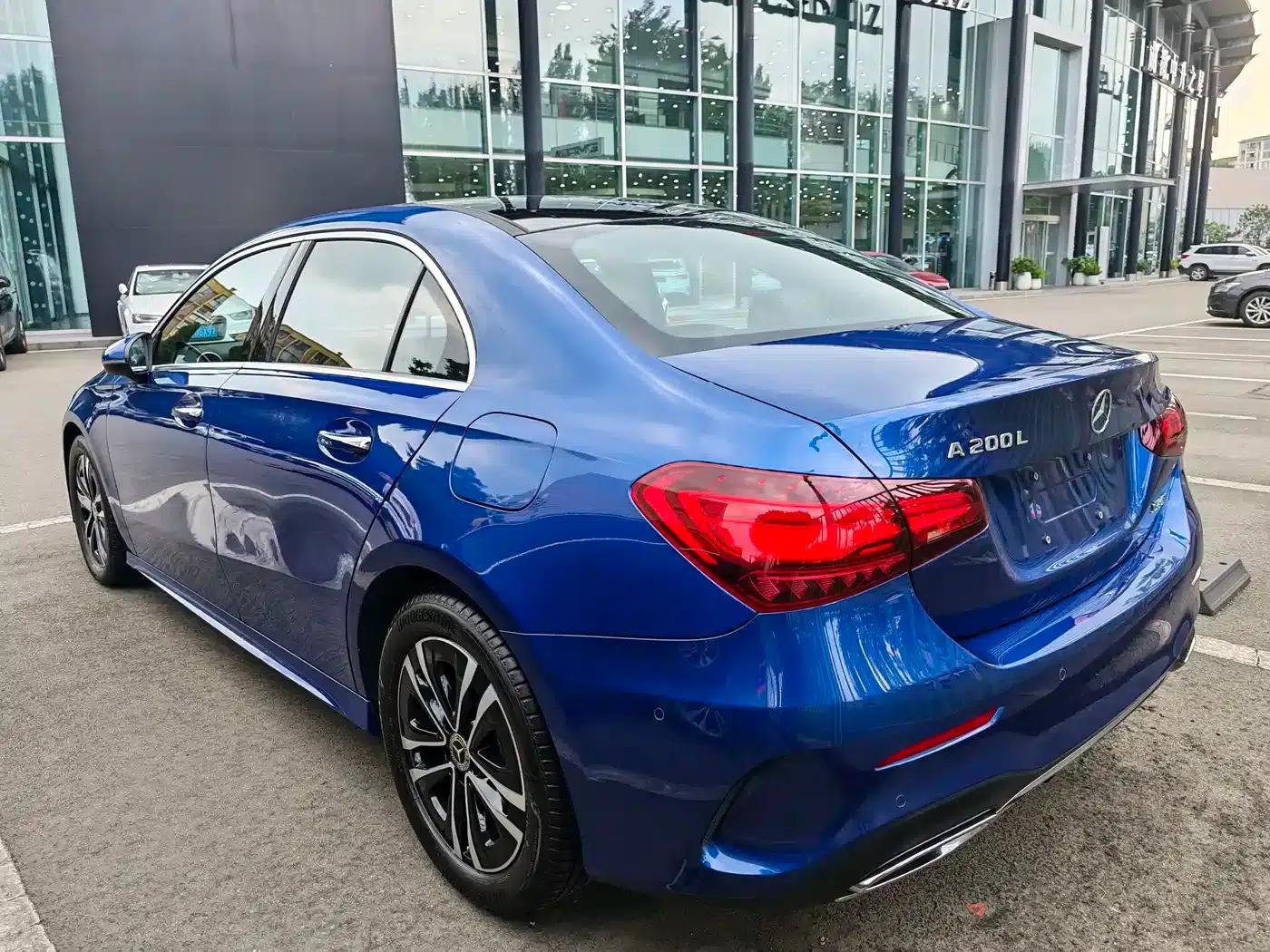 2023 Mercedes-Benz A-Class A 200 L Dynamic — миниатюра 4