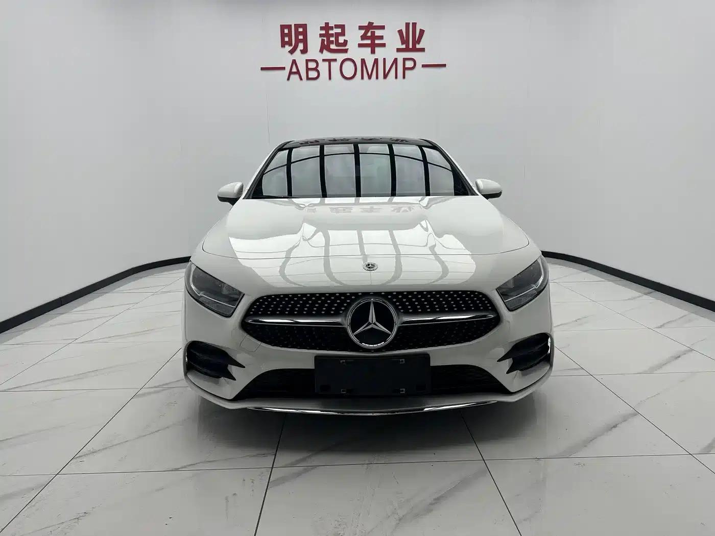 2022 Mercedes-Benz A-Class A 180 L — миниатюра 2