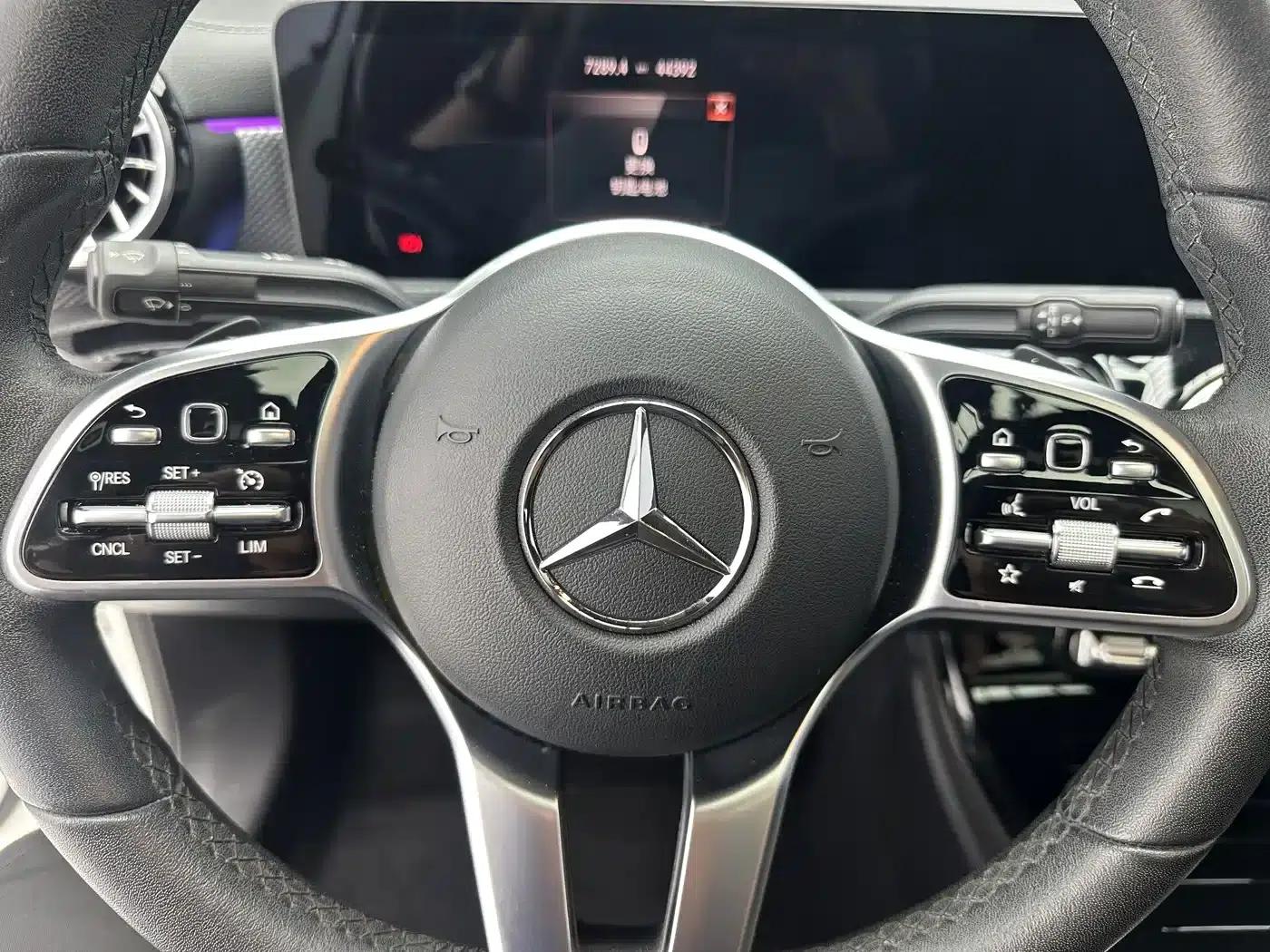 2022 Mercedes-Benz A-Class A 180 L — миниатюра 13