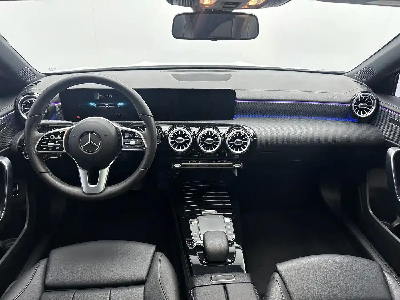2022 Mercedes-Benz A-Class A 180 L — миниатюра 7