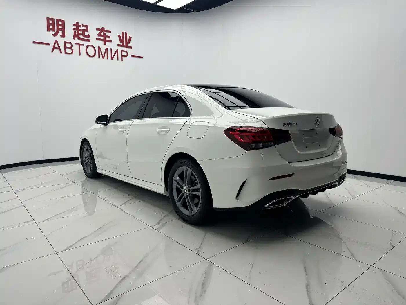 2022 Mercedes-Benz A-Class A 180 L — миниатюра 8