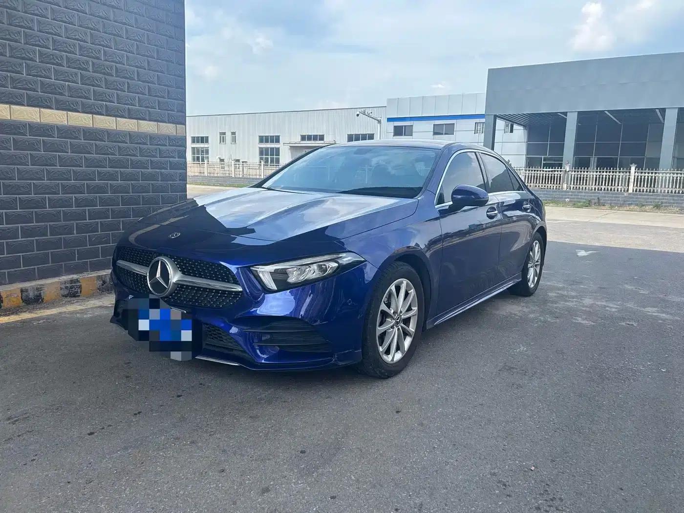 Mercedes-Benz A-Class 2020 A 200 L Sport Sedan — миниатюра 1