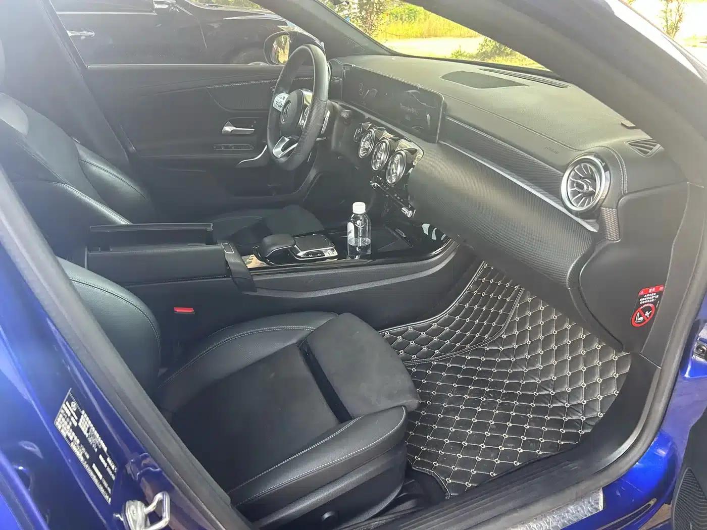 Mercedes-Benz A-Class 2020 A 200 L Sport Sedan — миниатюра 8