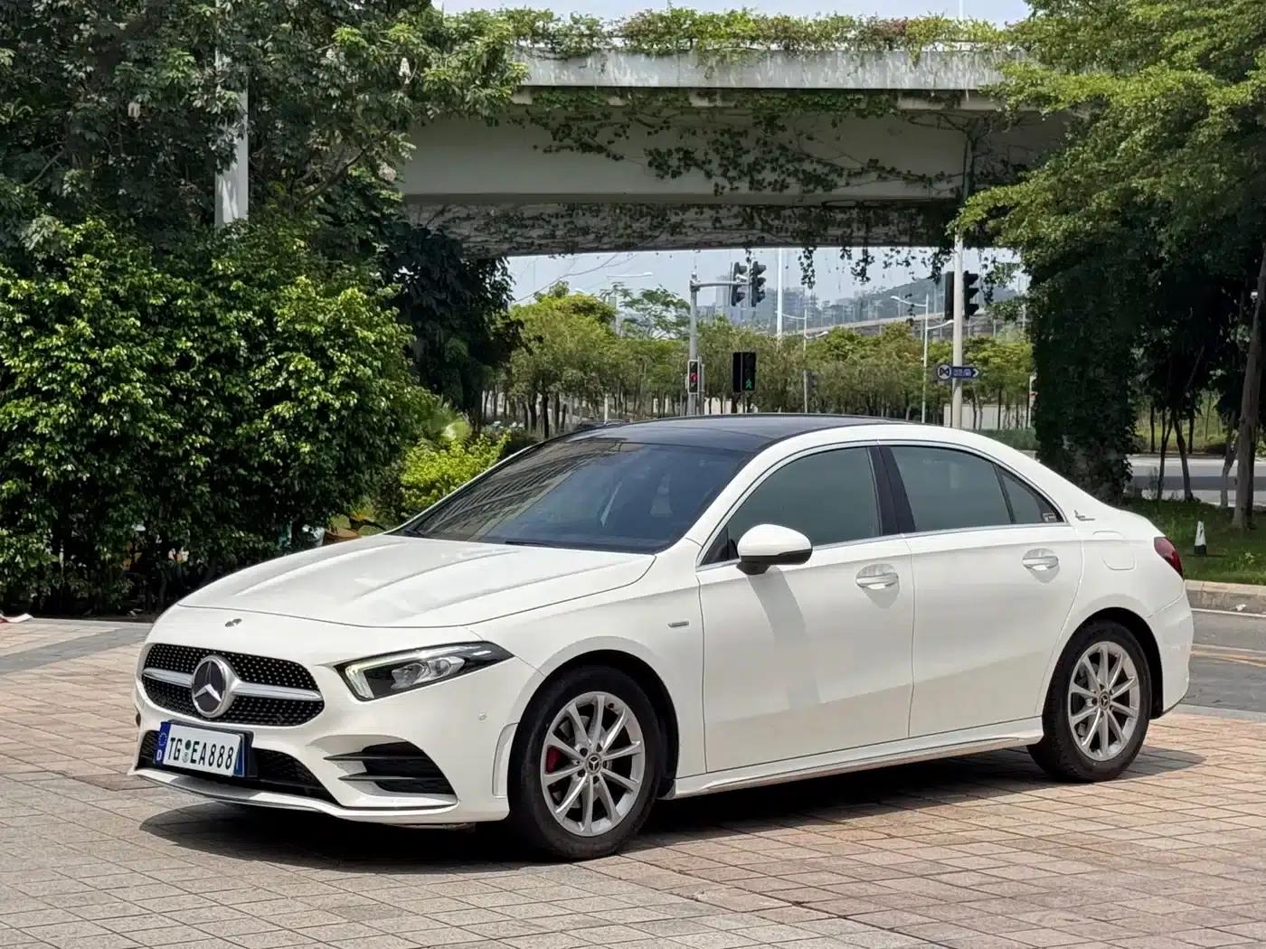 2019 Mercedes-Benz A-Class A 200 L Sport Sedan — миниатюра 1