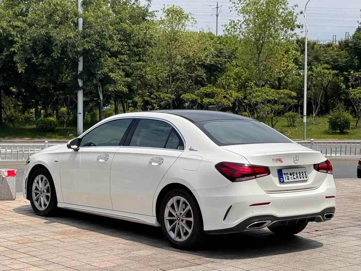 2019 Mercedes-Benz A-Class A 200 L Sport Sedan — миниатюра 4