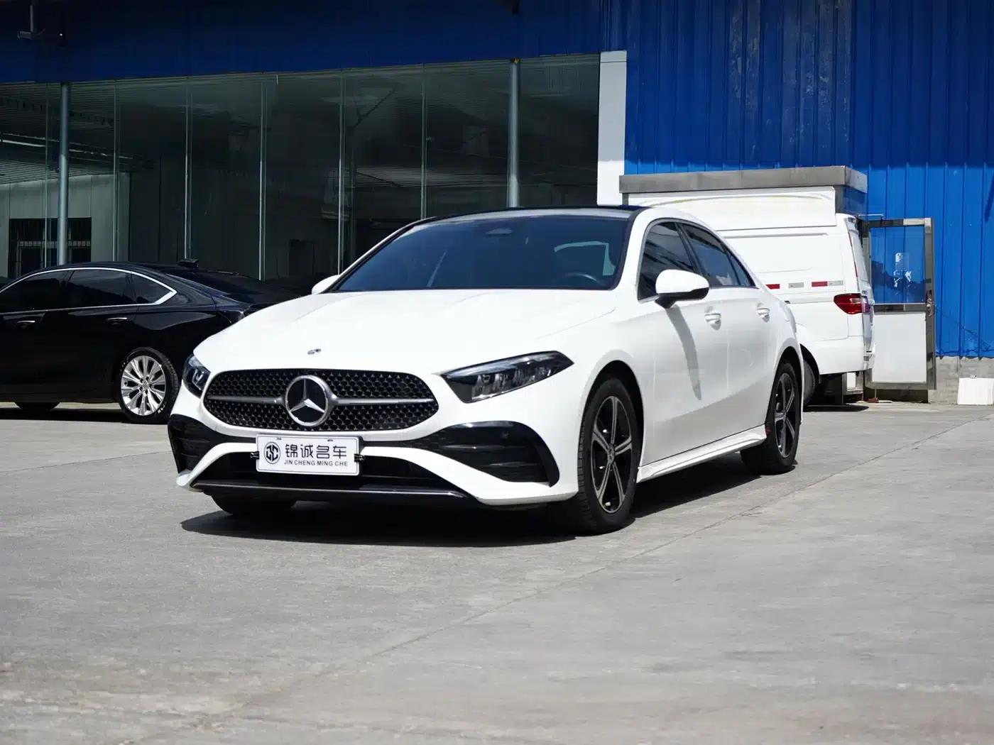 2023 Mercedes-Benz A-Class A 200 L Fashion Edition — миниатюра 1