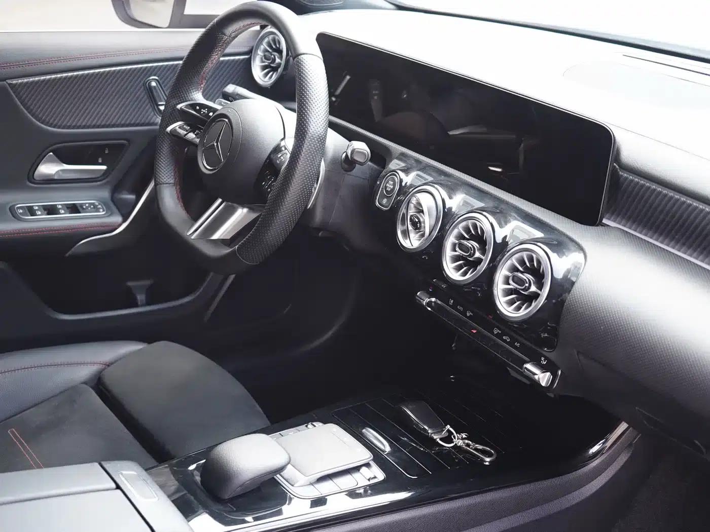2023 Mercedes-Benz A-Class A 200 L Fashion Edition — миниатюра 11