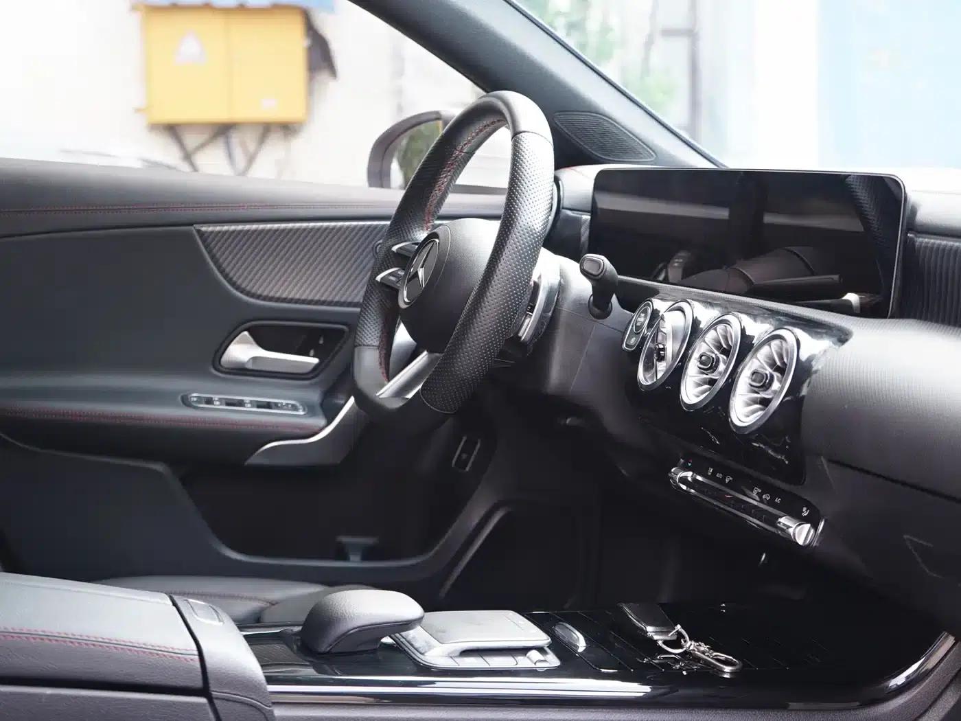 2023 Mercedes-Benz A-Class A 200 L Fashion Edition — миниатюра 12