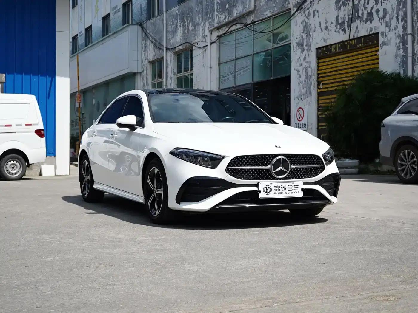 2023 Mercedes-Benz A-Class A 200 L Fashion Edition — миниатюра 3