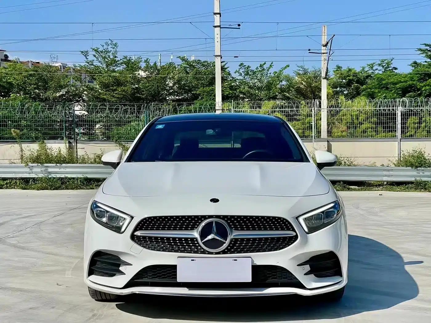 Mercedes-Benz A-Class 2020 Facelift A 200 L Sport Sedan Fashion Model — миниатюра 2