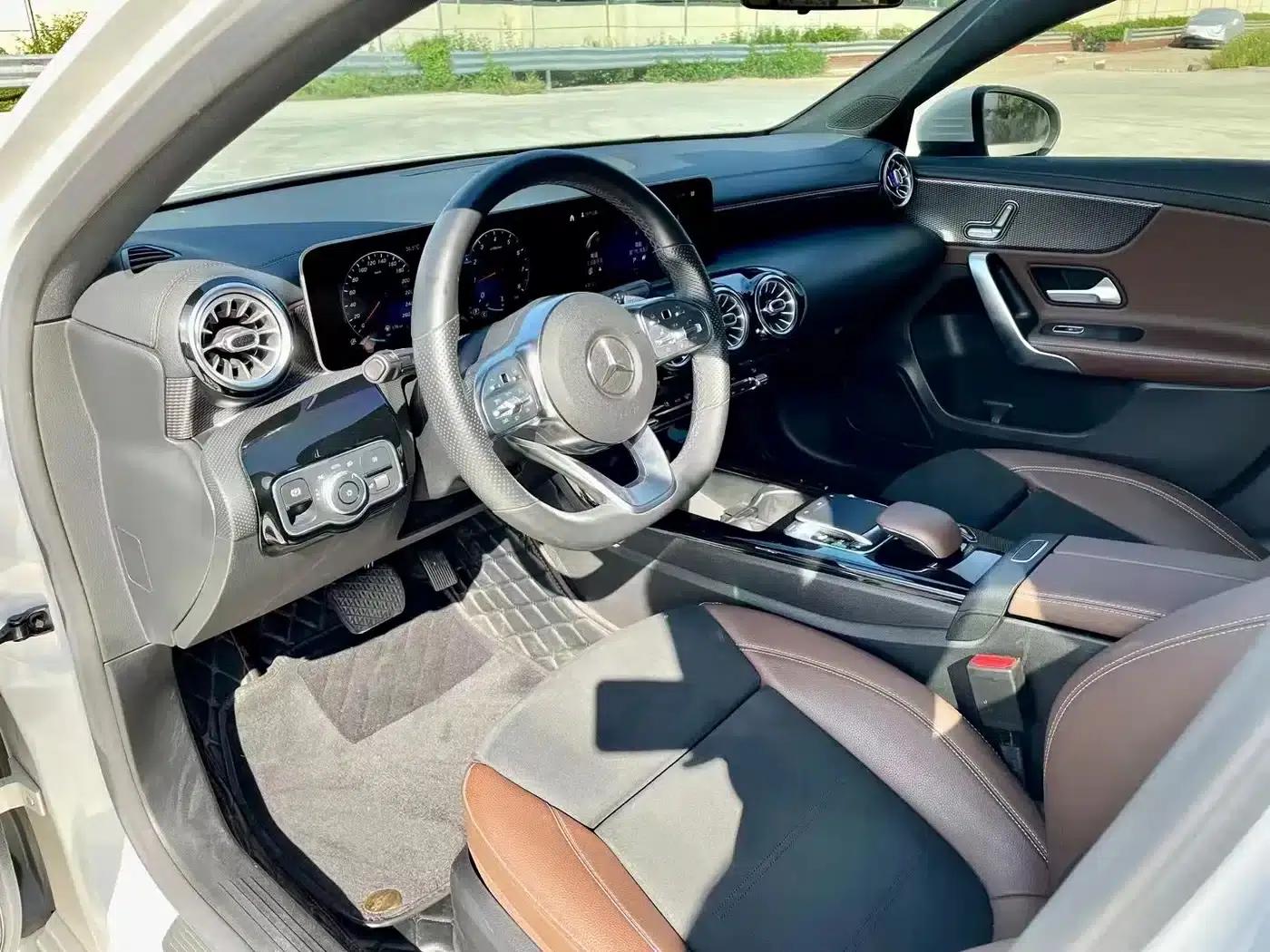 Mercedes-Benz A-Class 2020 Facelift A 200 L Sport Sedan Fashion Model — миниатюра 4