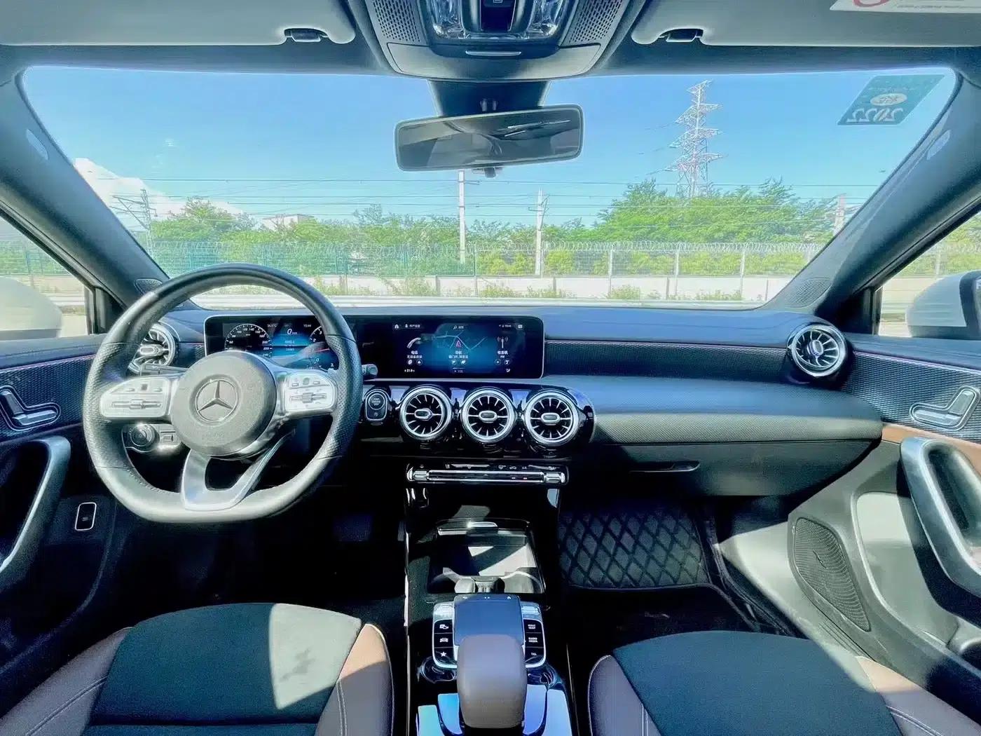 Mercedes-Benz A-Class 2020 Facelift A 200 L Sport Sedan Fashion Model — миниатюра 5