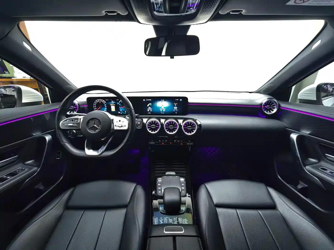 Mercedes-Benz A-Class 2022 Facelift A 200 L Sport Sedan Fashion Model — миниатюра 14