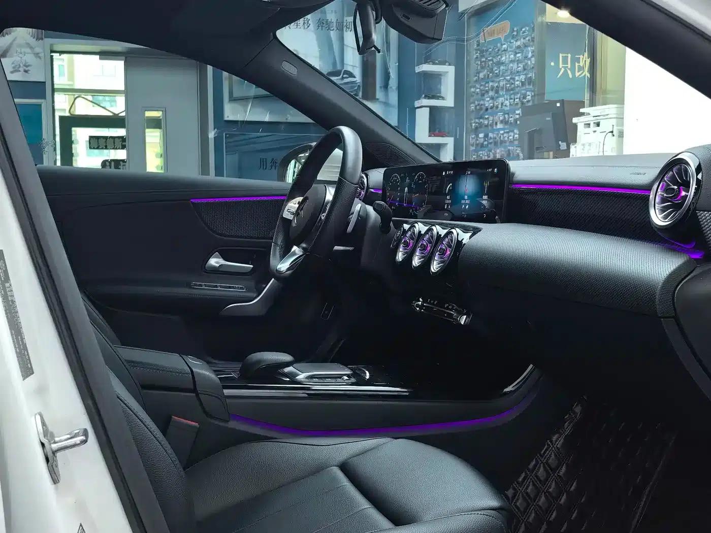 Mercedes-Benz A-Class 2022 Facelift A 200 L Sport Sedan Fashion Model — миниатюра 15