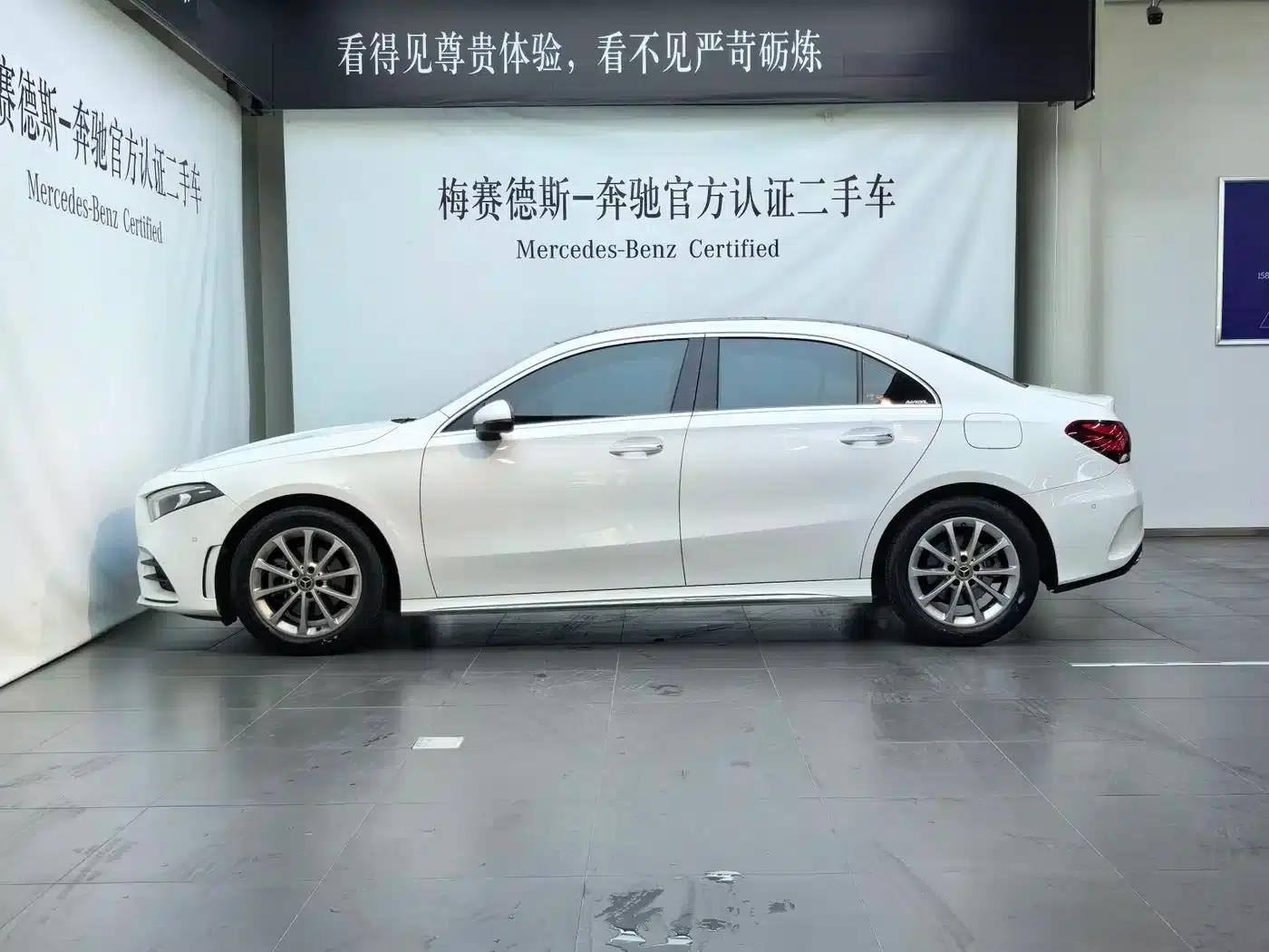 Mercedes-Benz A-Class 2022 Facelift A 200 L Sport Sedan Fashion Model — миниатюра 4