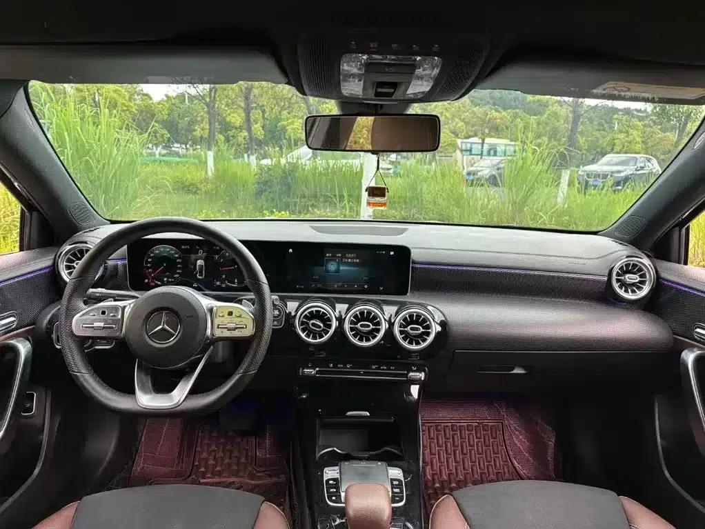 Mercedes-Benz A-Class 2020 A 200 L Sport Sedan — миниатюра 4
