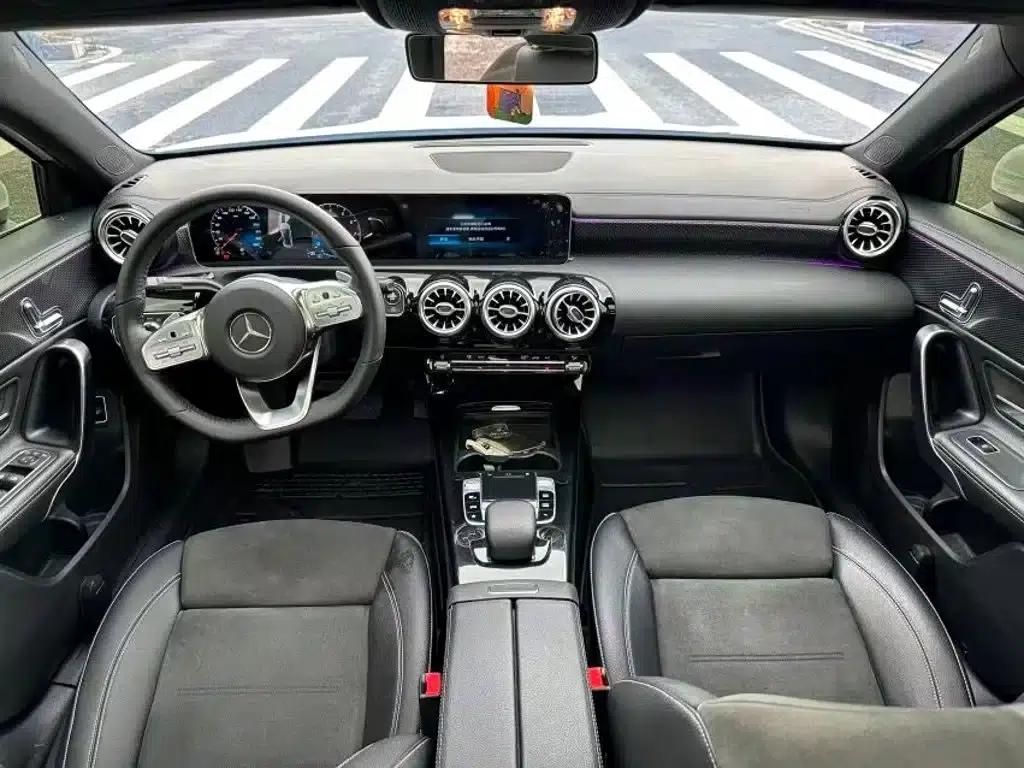 2019 Mercedes-Benz A-Class A 200 L Sport Sedan — миниатюра 4