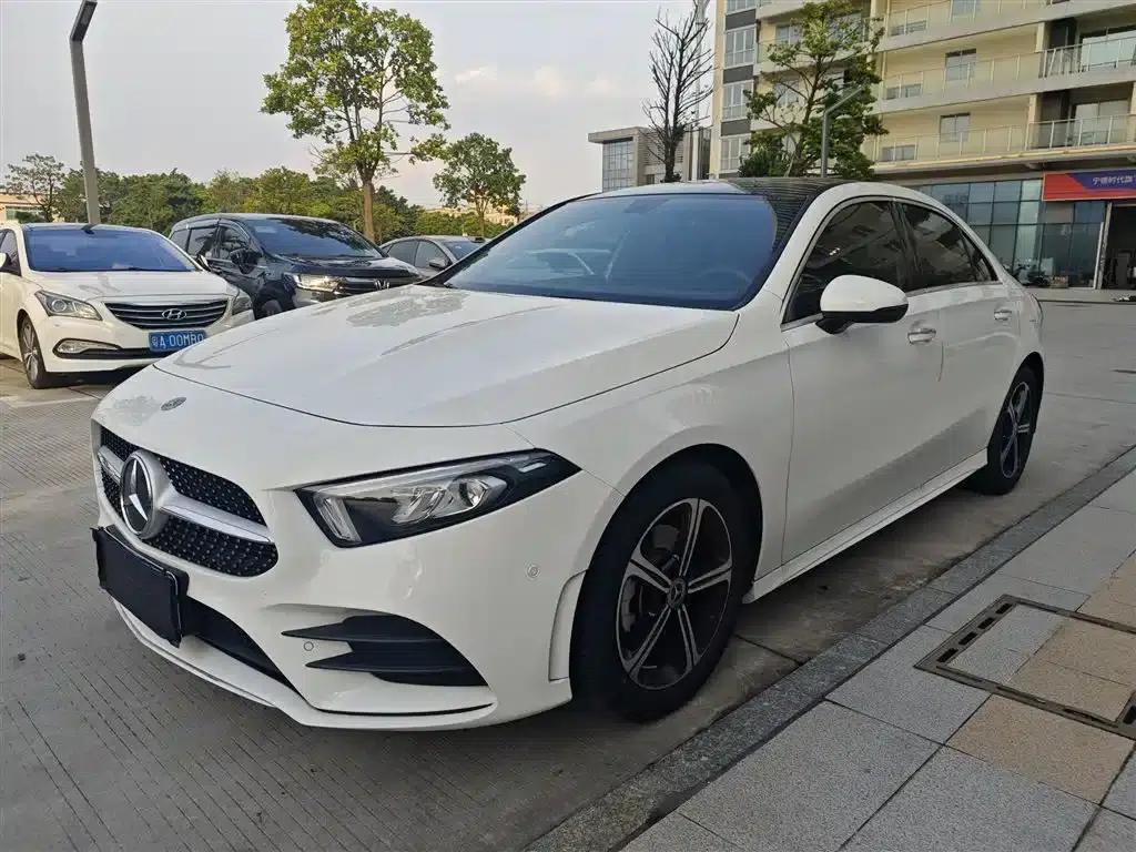Mercedes-Benz A-Class 2022 Facelift II A 200 L Sport Sedan Fashion Edition — миниатюра 1