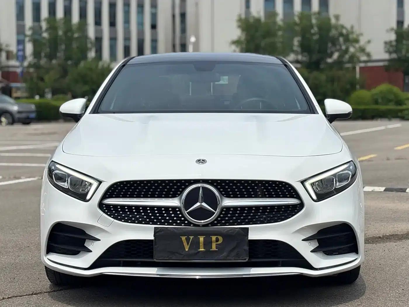 Mercedes-Benz A-Class 2022 Facelift III A 200 L Sport Sedan Fashion Edition — миниатюра 2