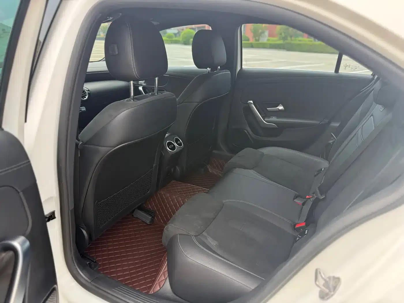 Mercedes-Benz A-Class 2022 Facelift III A 200 L Sport Sedan Fashion Edition — миниатюра 6