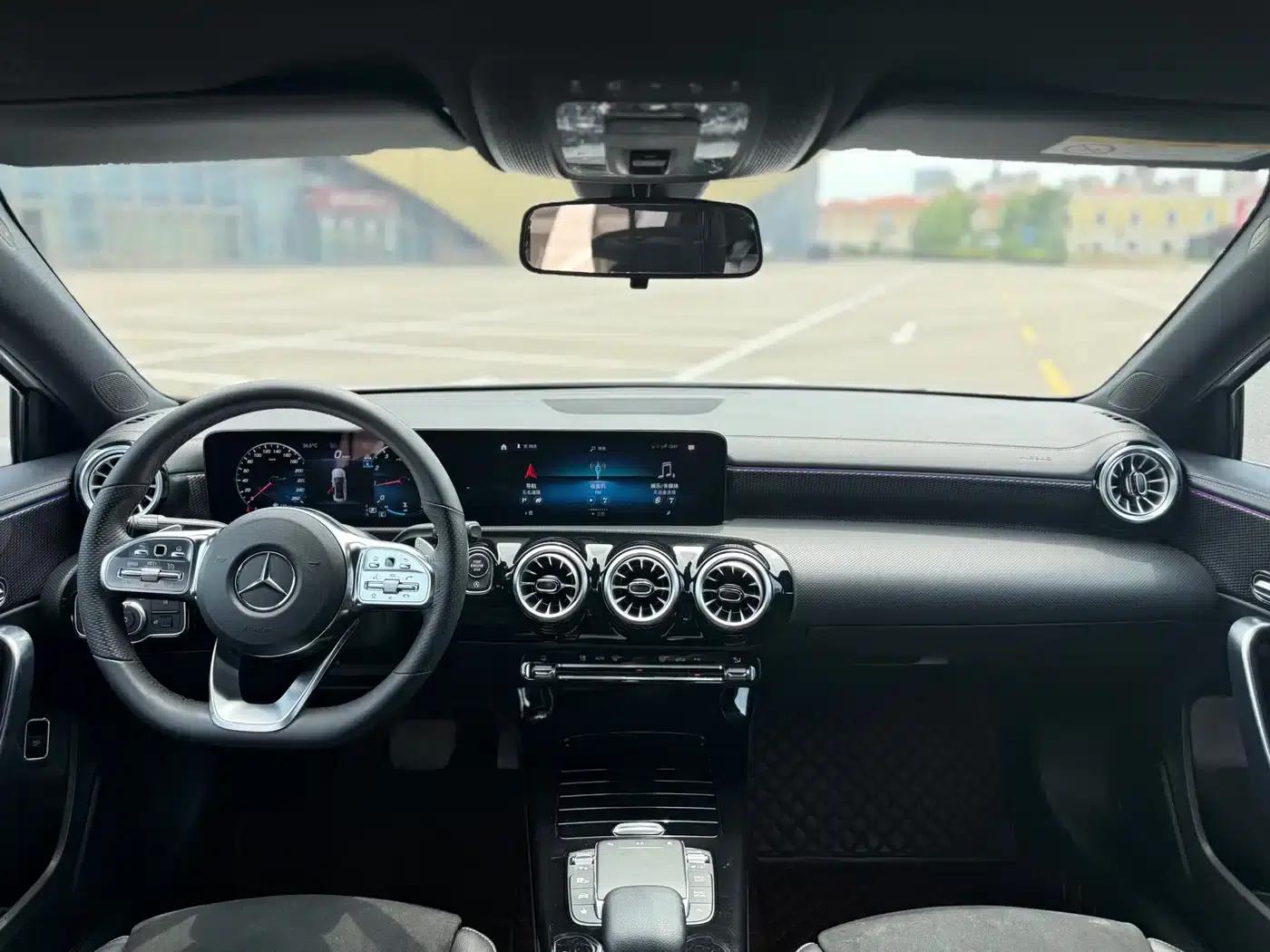 Mercedes-Benz A-Class 2022 Facelift III A 200 L Sport Sedan Fashion Edition — миниатюра 7