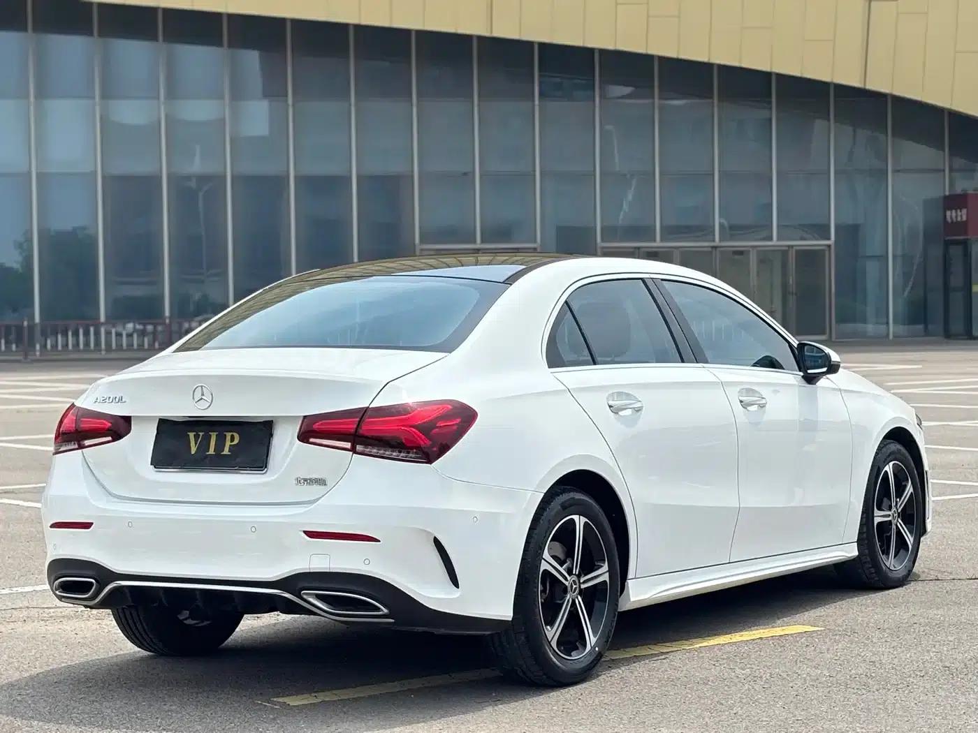 Mercedes-Benz A-Class 2022 Facelift III A 200 L Sport Sedan Fashion Edition — миниатюра 8
