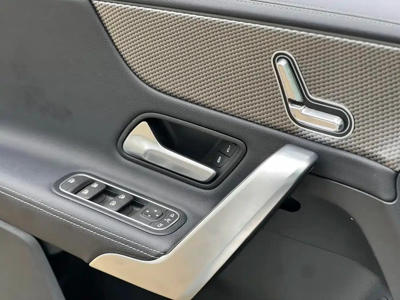 Mercedes-Benz A-Class 2022 Facelift A 200 L Sport Sedan Fashion Model — миниатюра 7