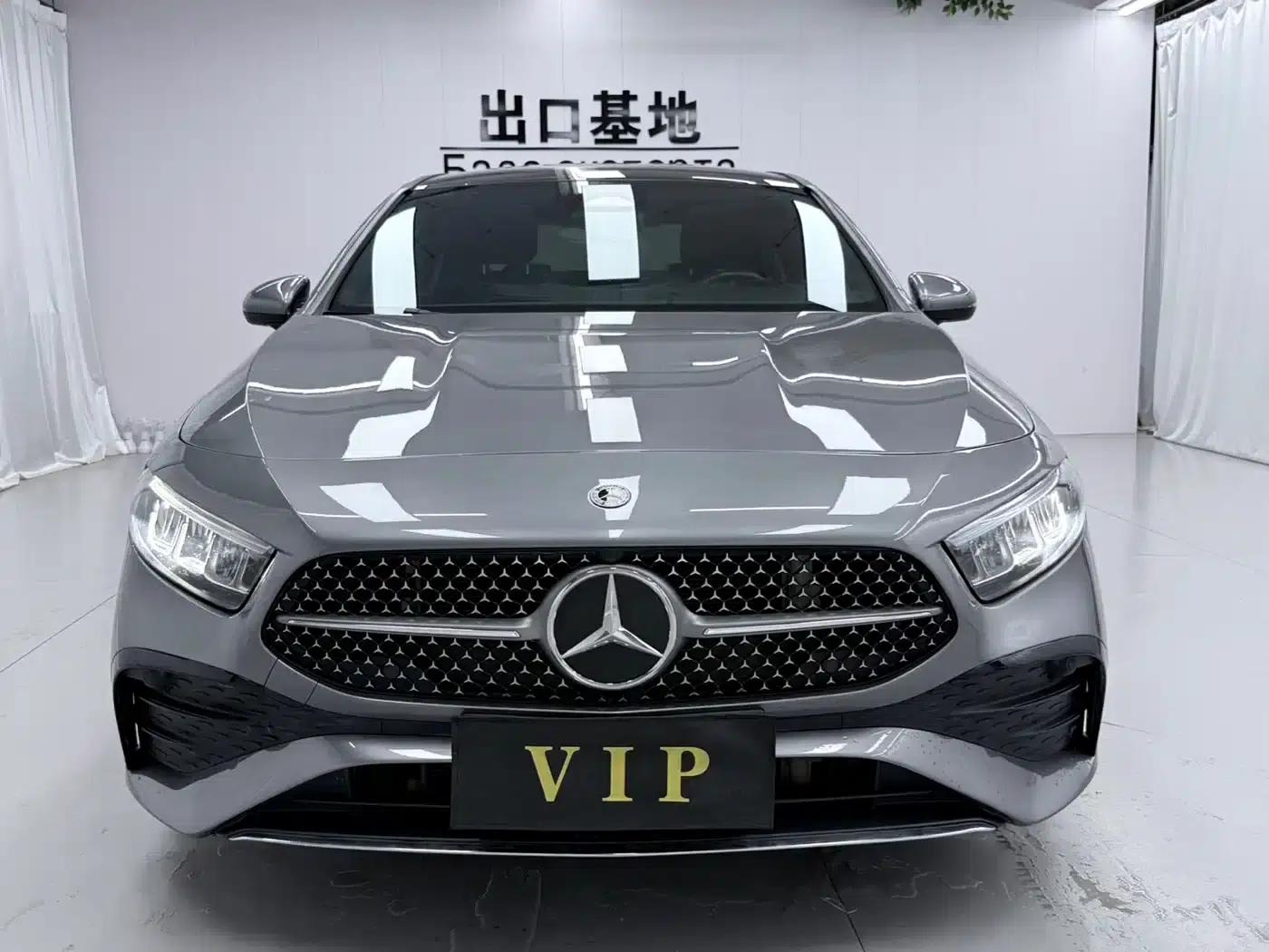 2023 Mercedes-Benz A-Class A 180 L — миниатюра 2